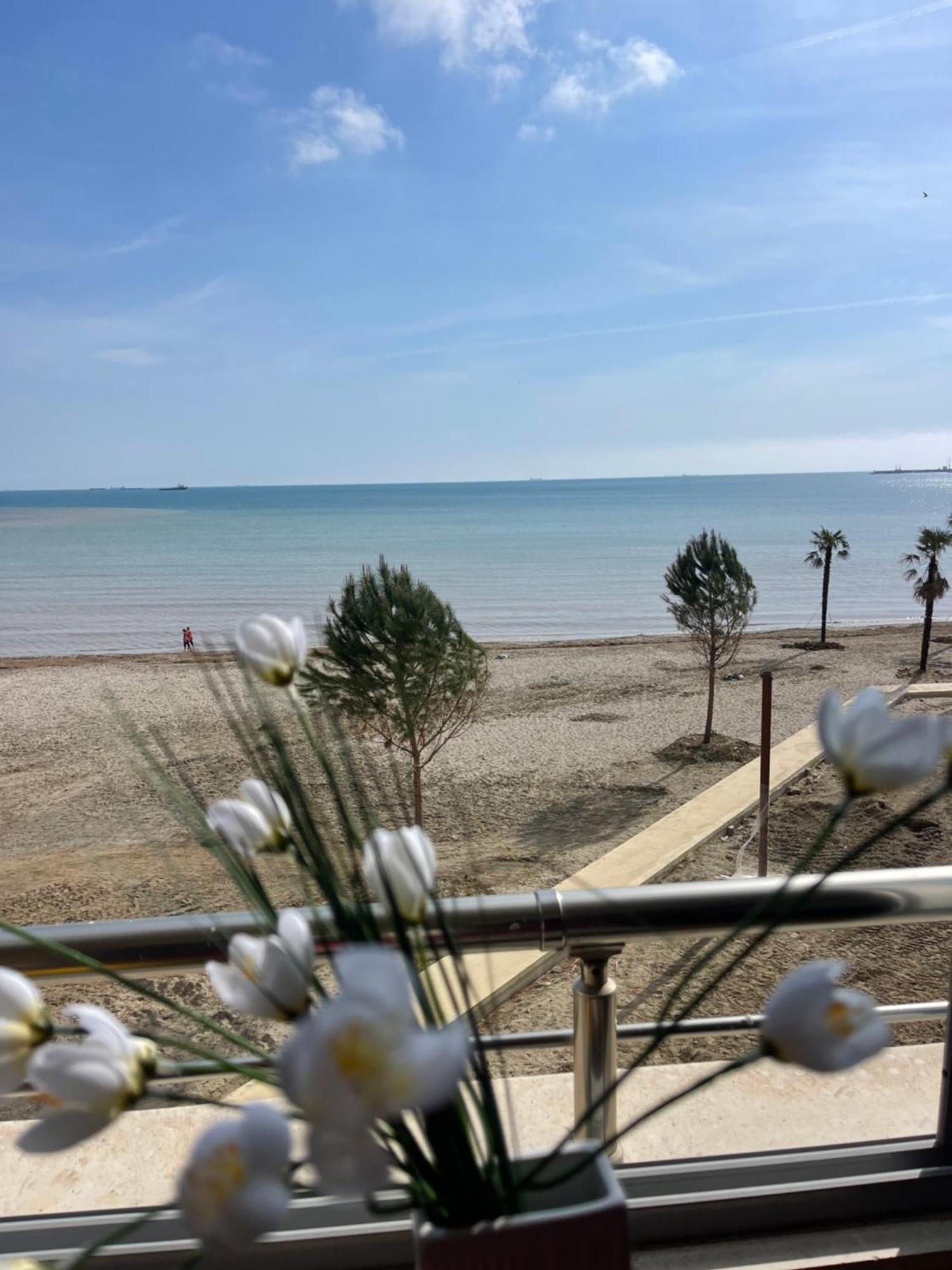 Аpartments On The Beach Durrës Esterno foto